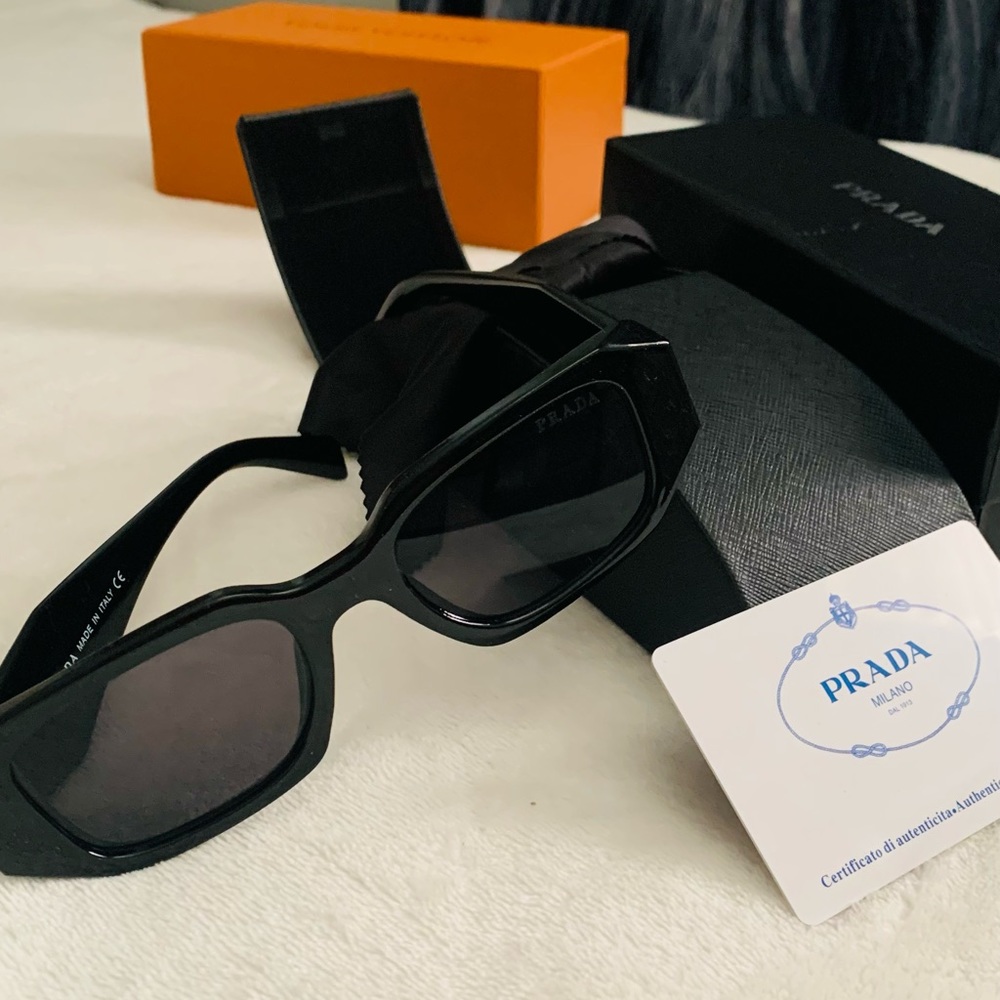 Sunglasses brand new